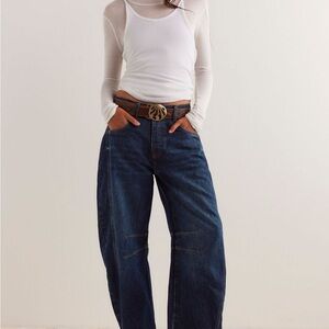 Free People Barrel Jeans in color Deep End in size 30 L